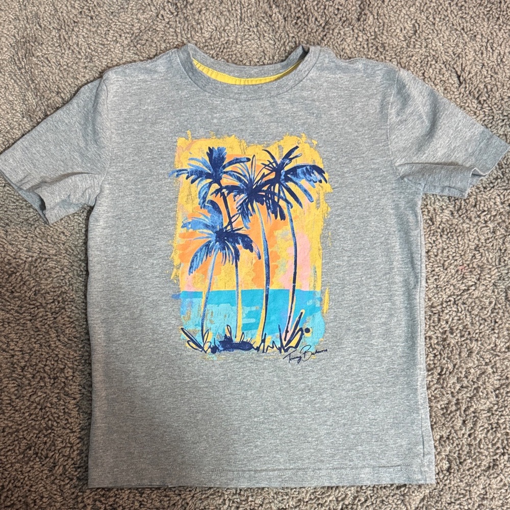 Tommy Bahama Like-new Gray Kids T-Shirt with Palm Tree Print size 5/6
